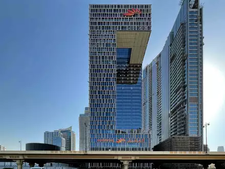 Бизнес-центр Mashreq Bank HQ